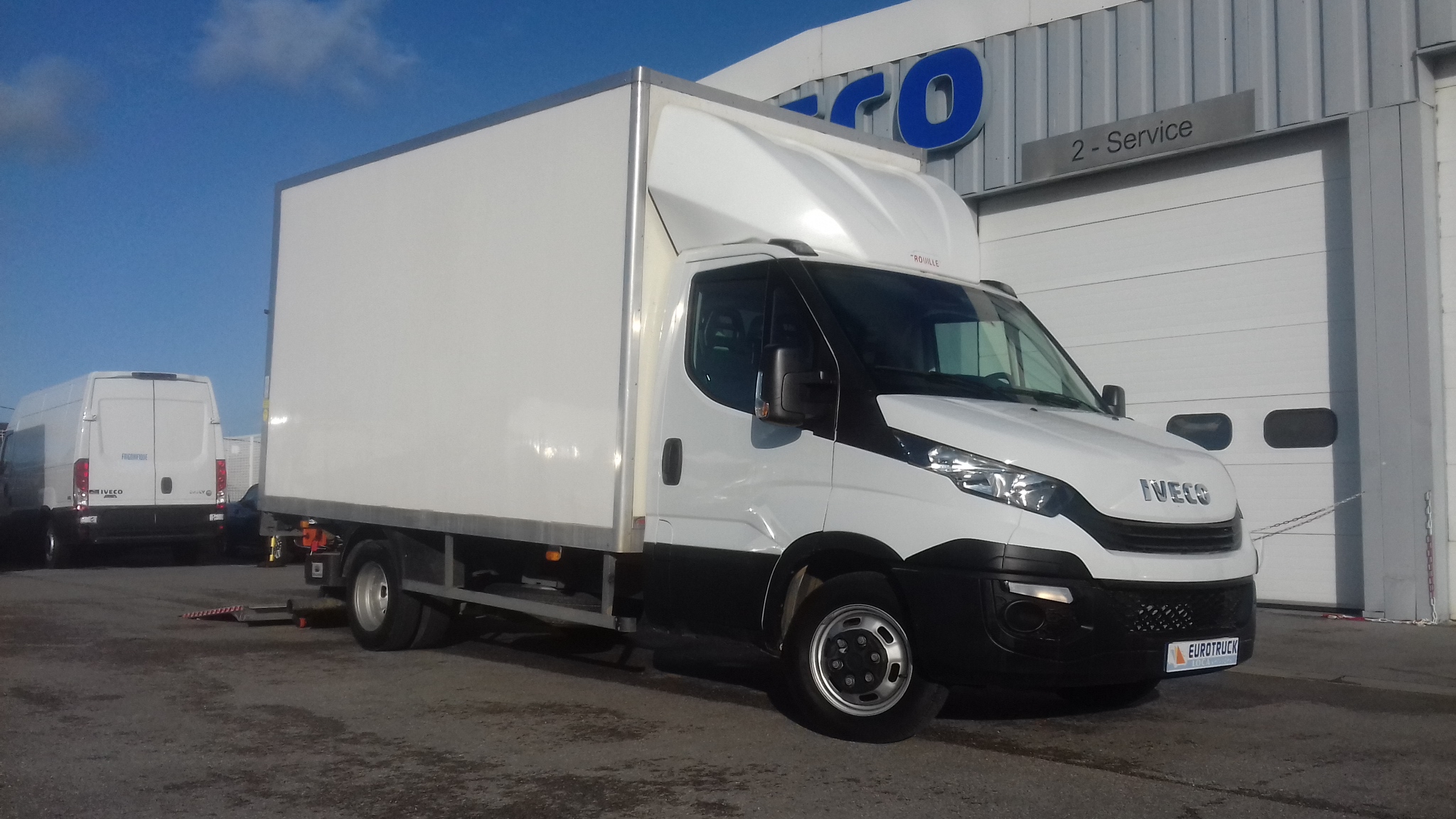 IVECO DAILY CAISSE 20M3 HAYON DHOLLANDIA