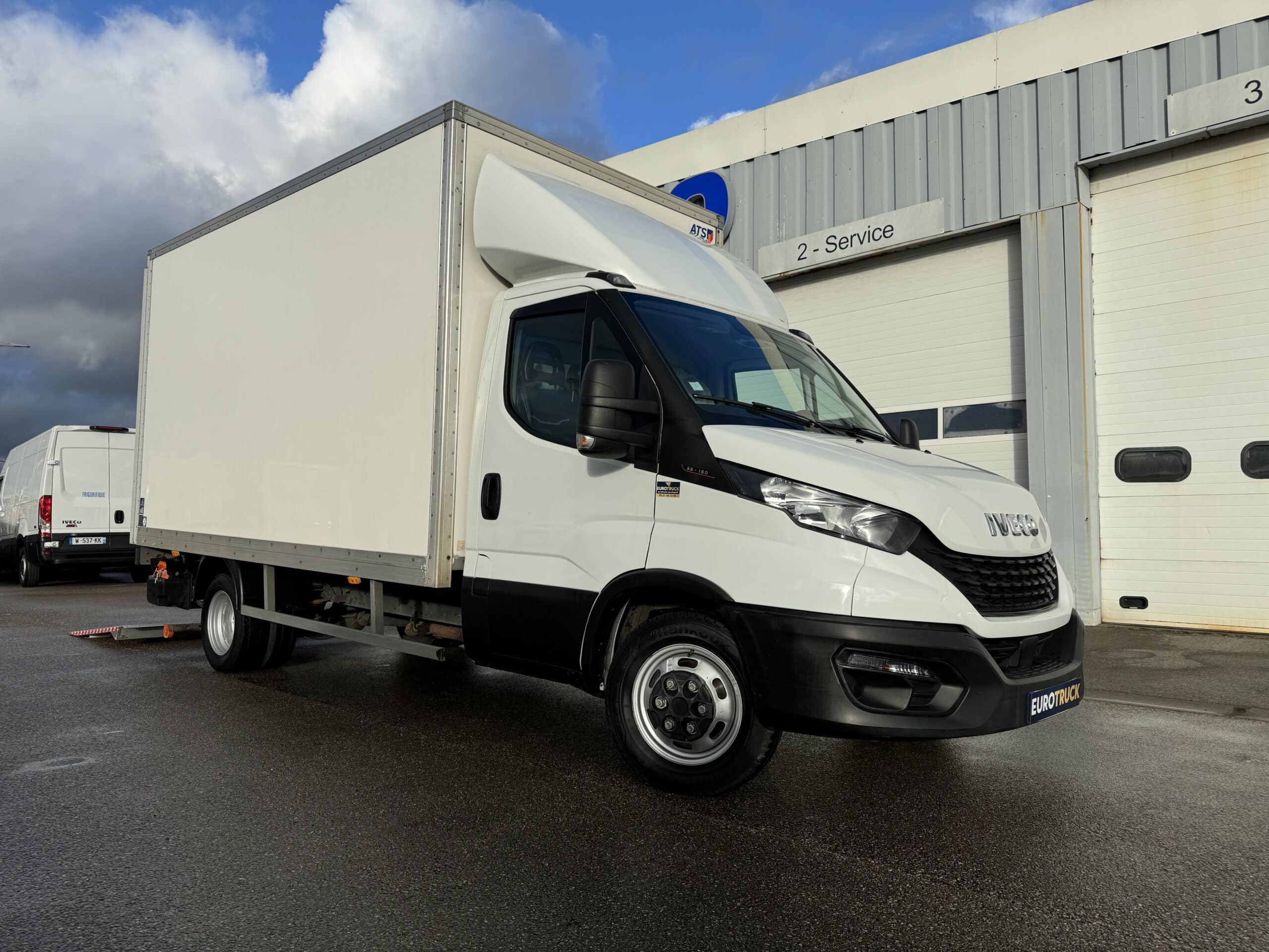 IVECO DAILY CAISSE 20m3