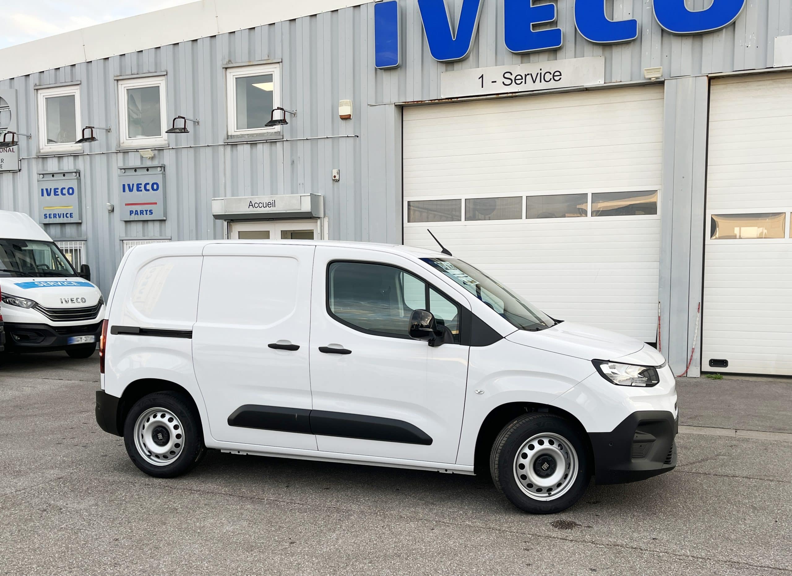 Nouveau FIAT DOBLO Blue Hdi130 Boîte auto
